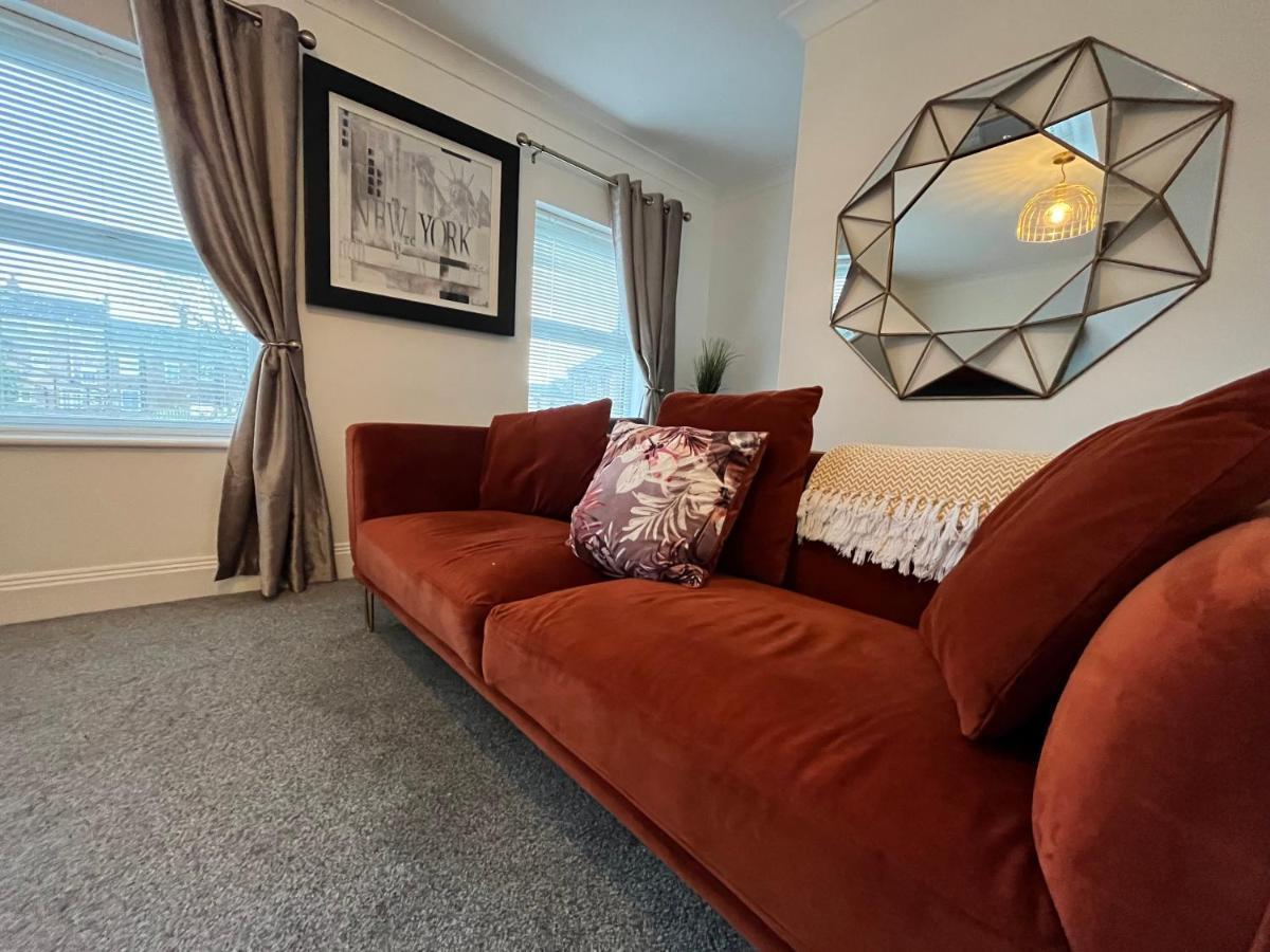 York Centre 2 Bedroom Renovated Flat, 8 Escrick Street ภายนอก รูปภาพ