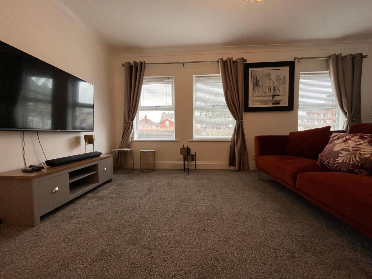 York Centre 2 Bedroom Renovated Flat, 8 Escrick Street ภายนอก รูปภาพ