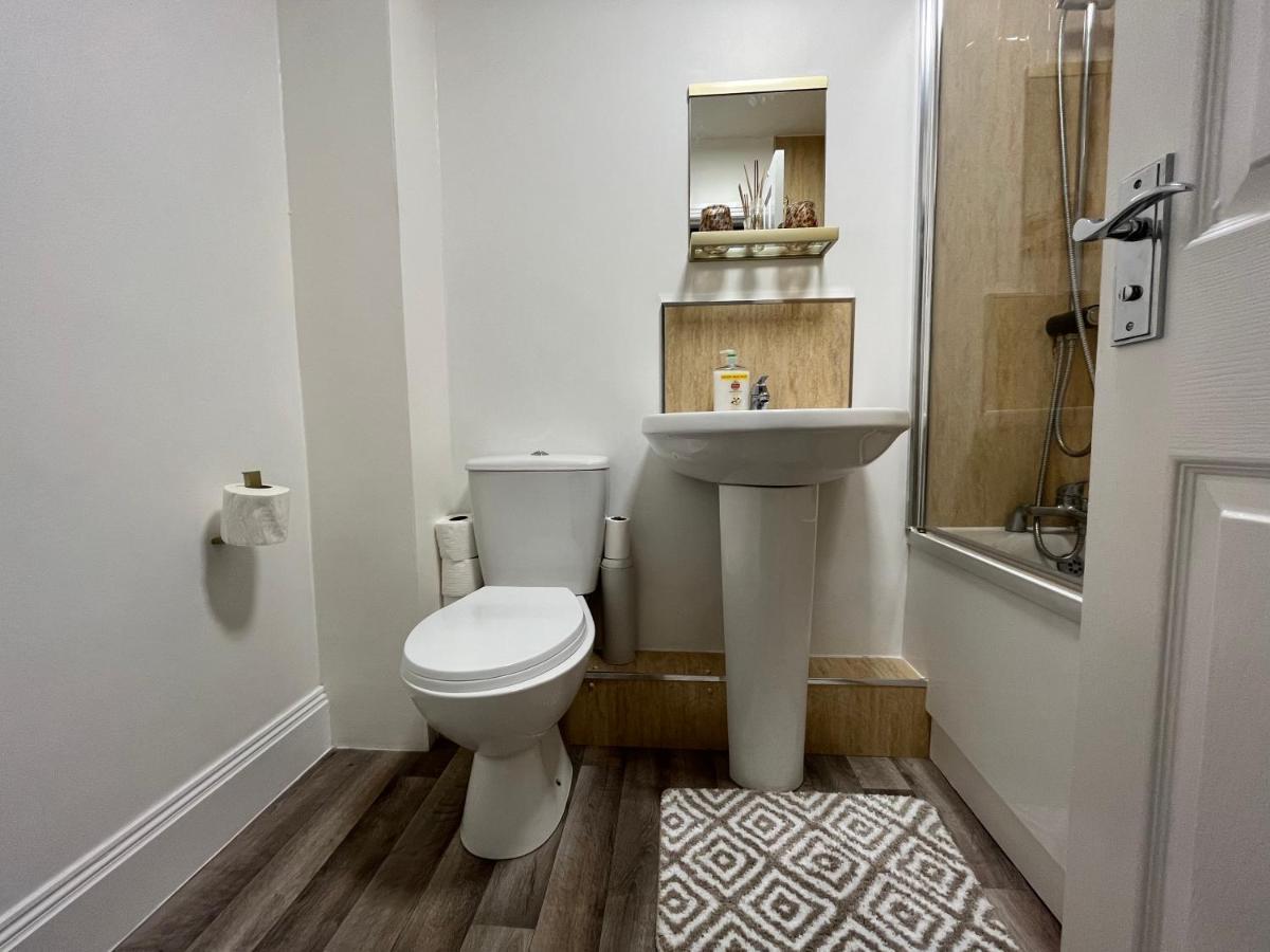 York Centre 2 Bedroom Renovated Flat, 8 Escrick Street ภายนอก รูปภาพ