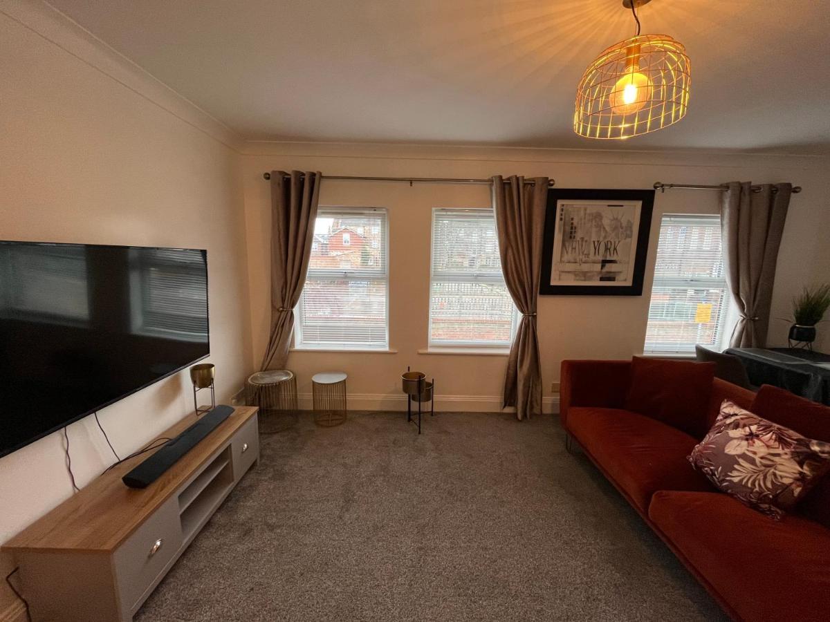 York Centre 2 Bedroom Renovated Flat, 8 Escrick Street ภายนอก รูปภาพ