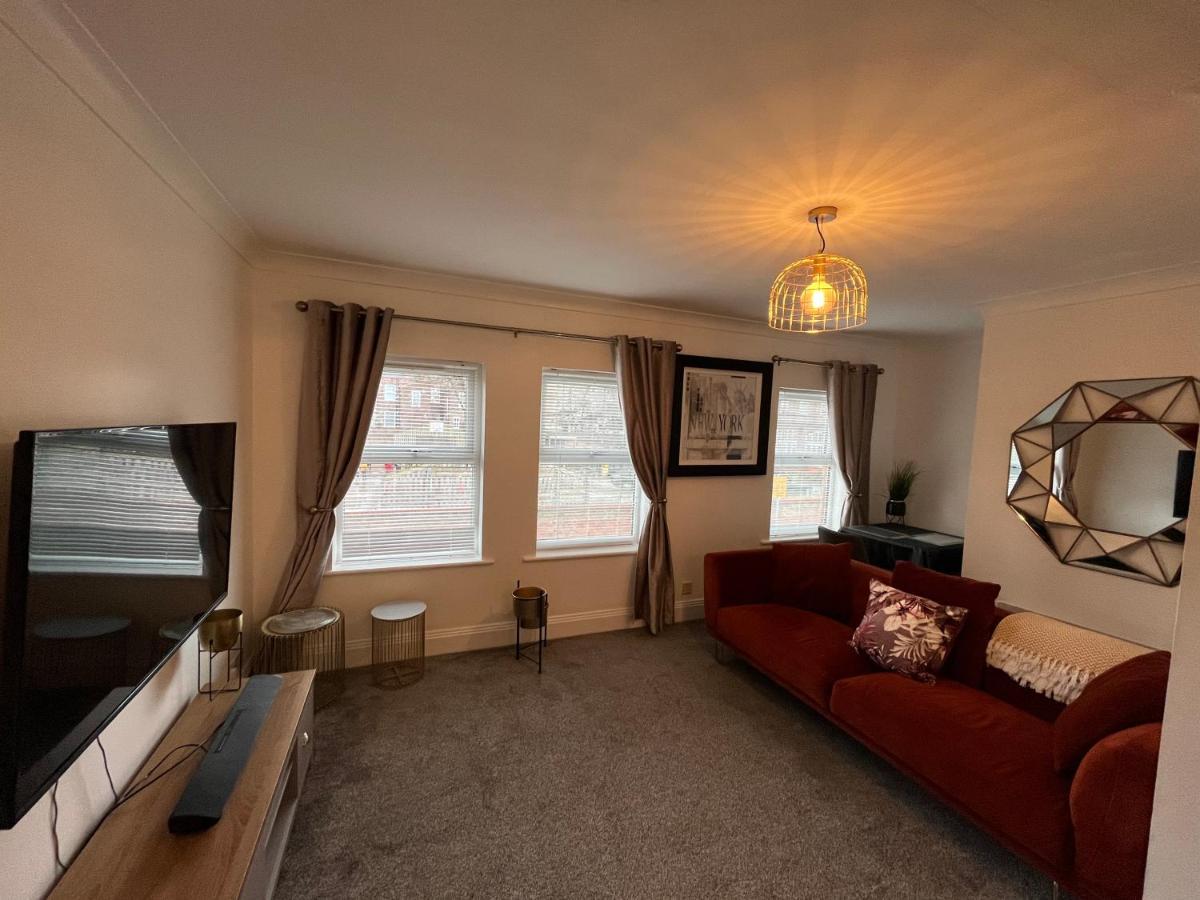 York Centre 2 Bedroom Renovated Flat, 8 Escrick Street ภายนอก รูปภาพ